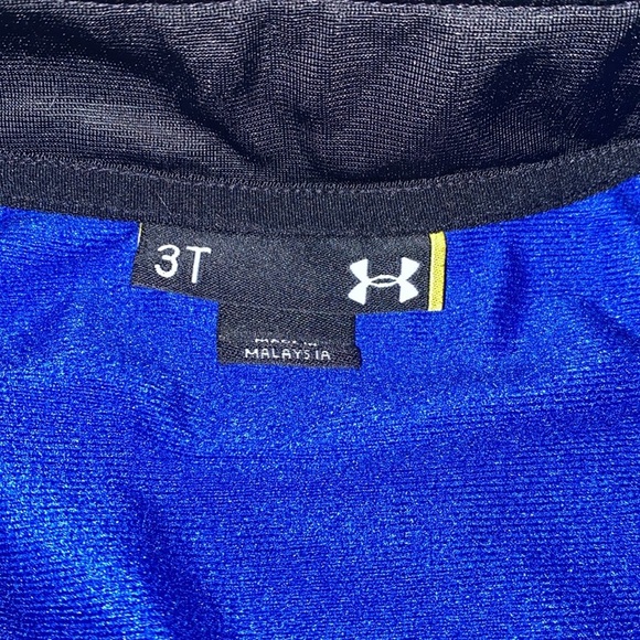 Boys zip up Under Armour jacket size 3T - Picture 3 of 3